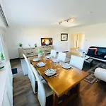 Large Penthouse In City Center-41