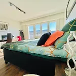 Large Penthouse In City Center-41